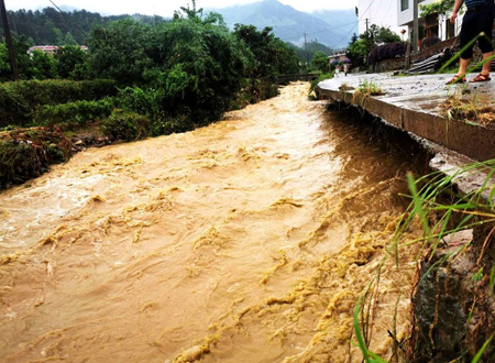 梦见大河挡住了路是什么意思